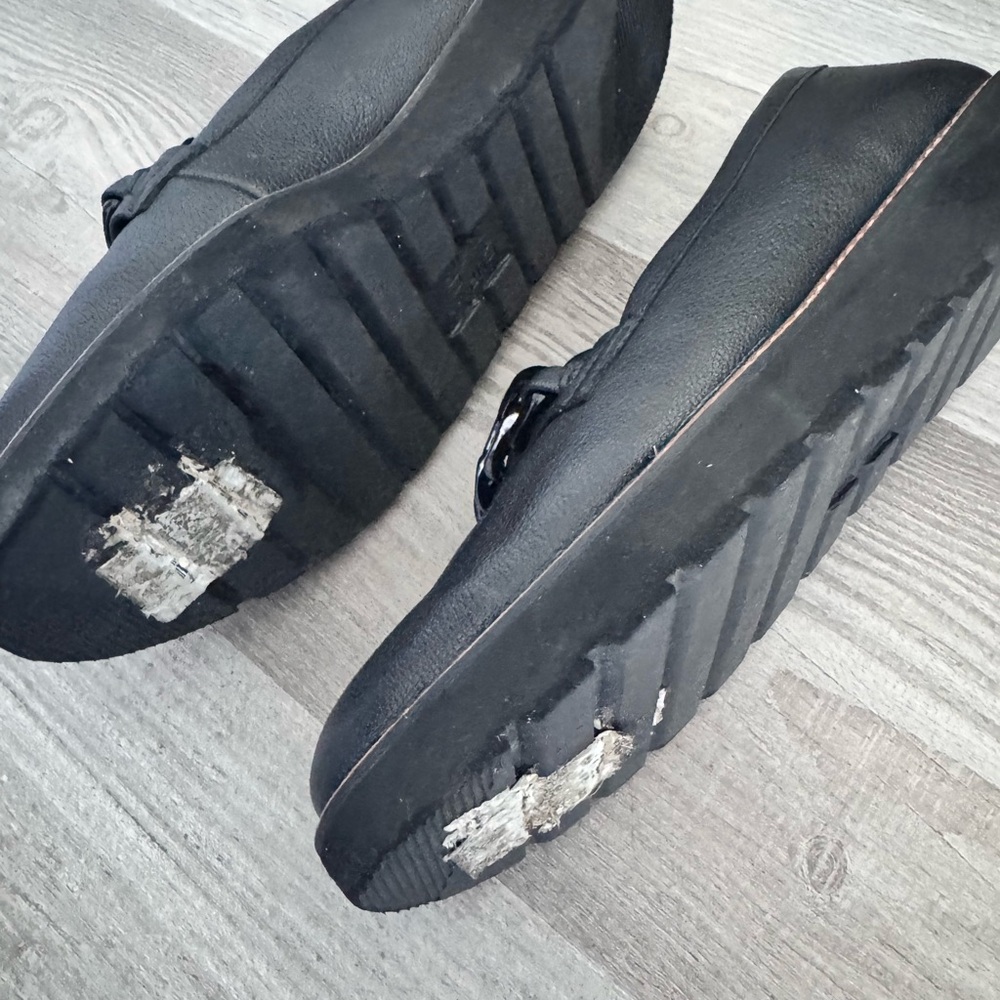 Naturalizer Black Chain Detail Loafers - Picture 5 of 7